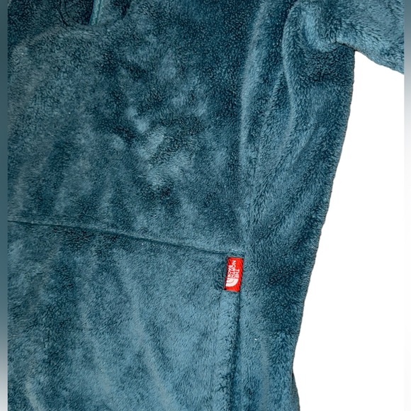 The North Face Furry Fleece Zip Jacket
Women's Size Medium (Teal Blue) Used! - Picture 2 of 8